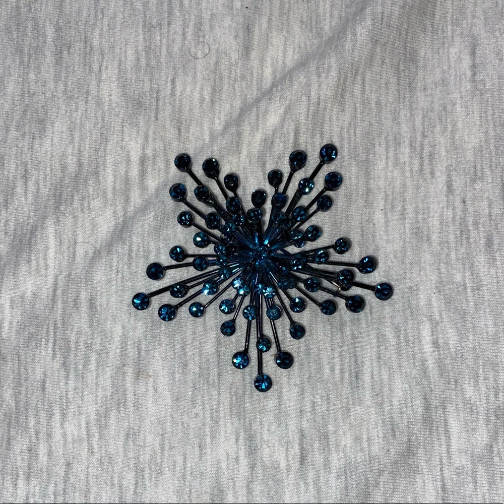 BROOCH